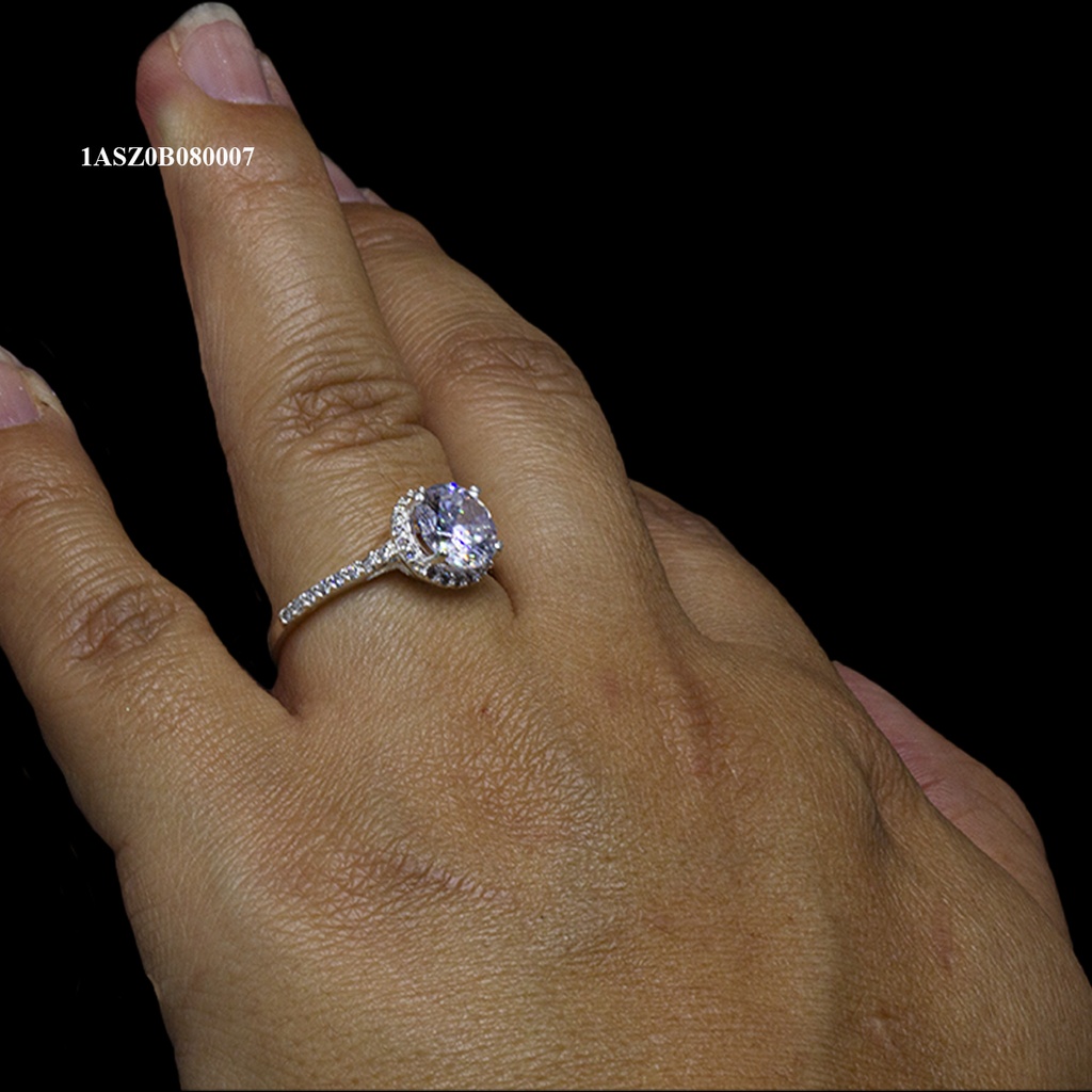 SOLITARIO R- 8 RESALTADO EN ARO DE ZIRCONIA